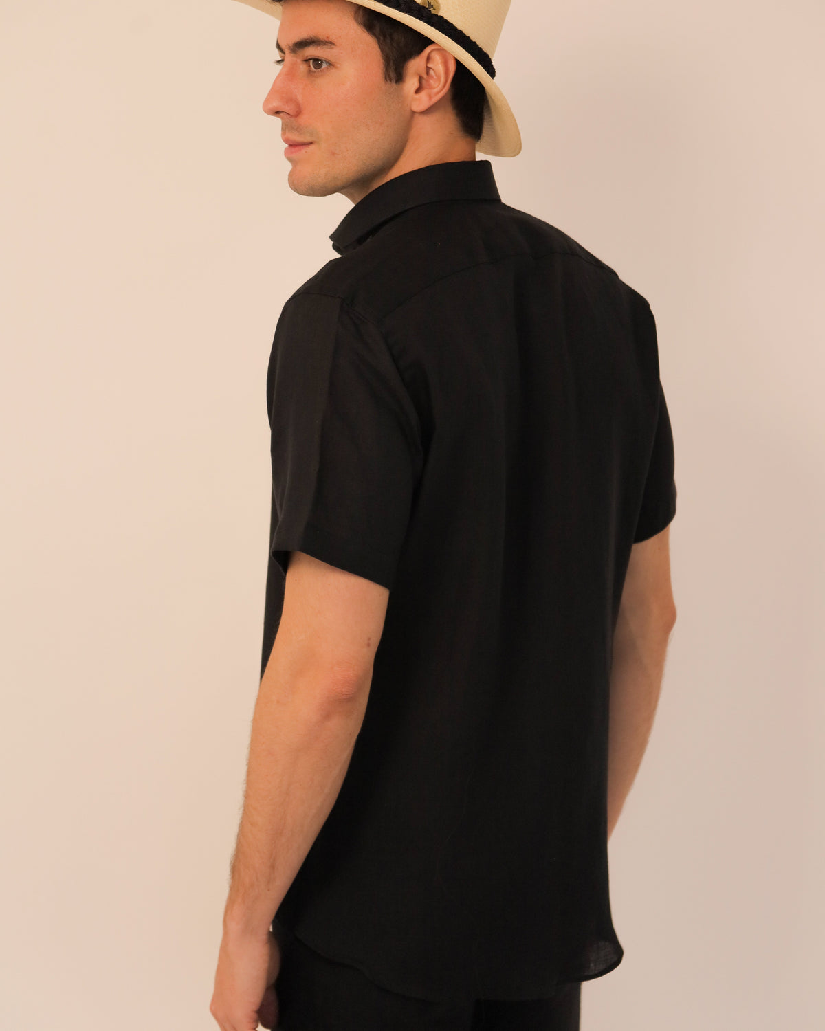 Camisa 100% Lino Cuello Francés Manga Corta- European Flax Jet Black