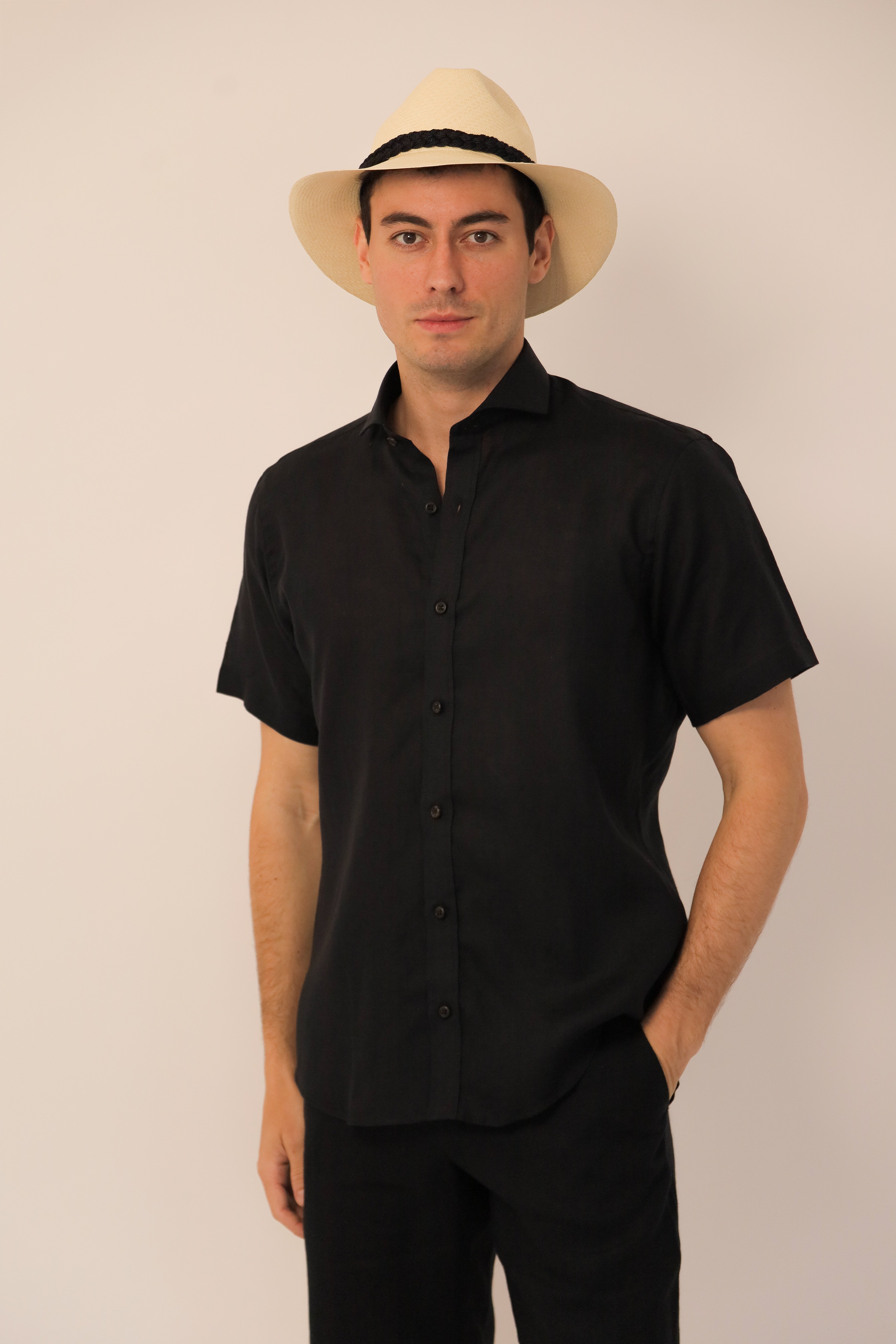 Camisa 100% Lino Cuello Francés Manga Corta- European Flax Jet Black